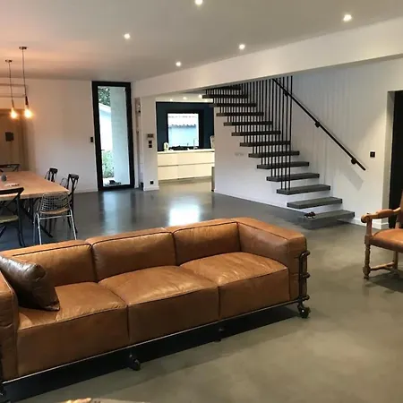 Maison D'architecte Avec Piscine Et Jardin *