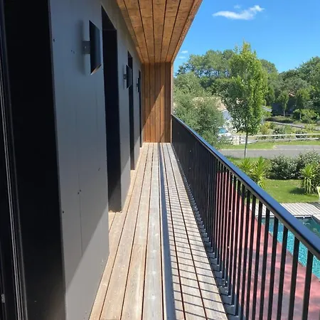 Maison D'architecte Avec Piscine Et Jardin *