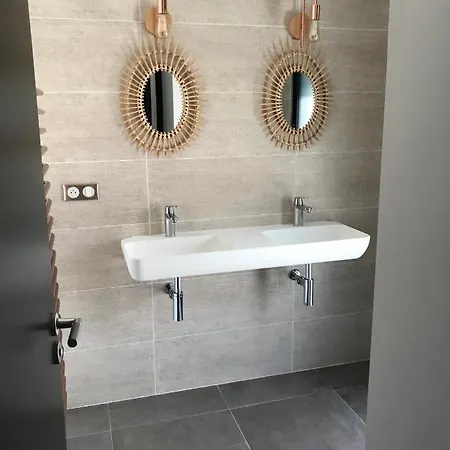Villa Maison D'architecte Avec Piscine Et Jardin
